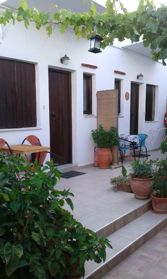 Αmmos Rooms Palaiochora Dış mekan fotoğraf